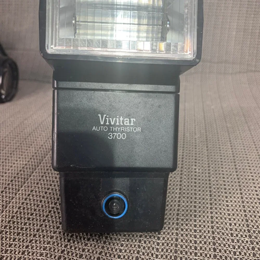 Vivitar Auto Thyristor 3700 Flash